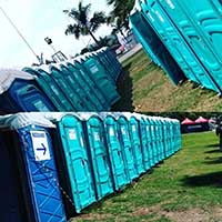 A importância da locação de banheiros químicos em SP para eventos em geral